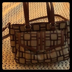 Nine West crossbody (make make an offer!)